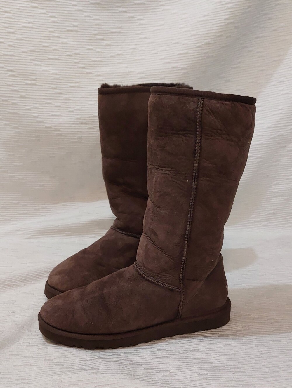 UGG Women's Tall Chestnut Suede Winter Boots Size 8